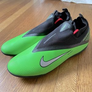 Nike Phantom Vision Soccer